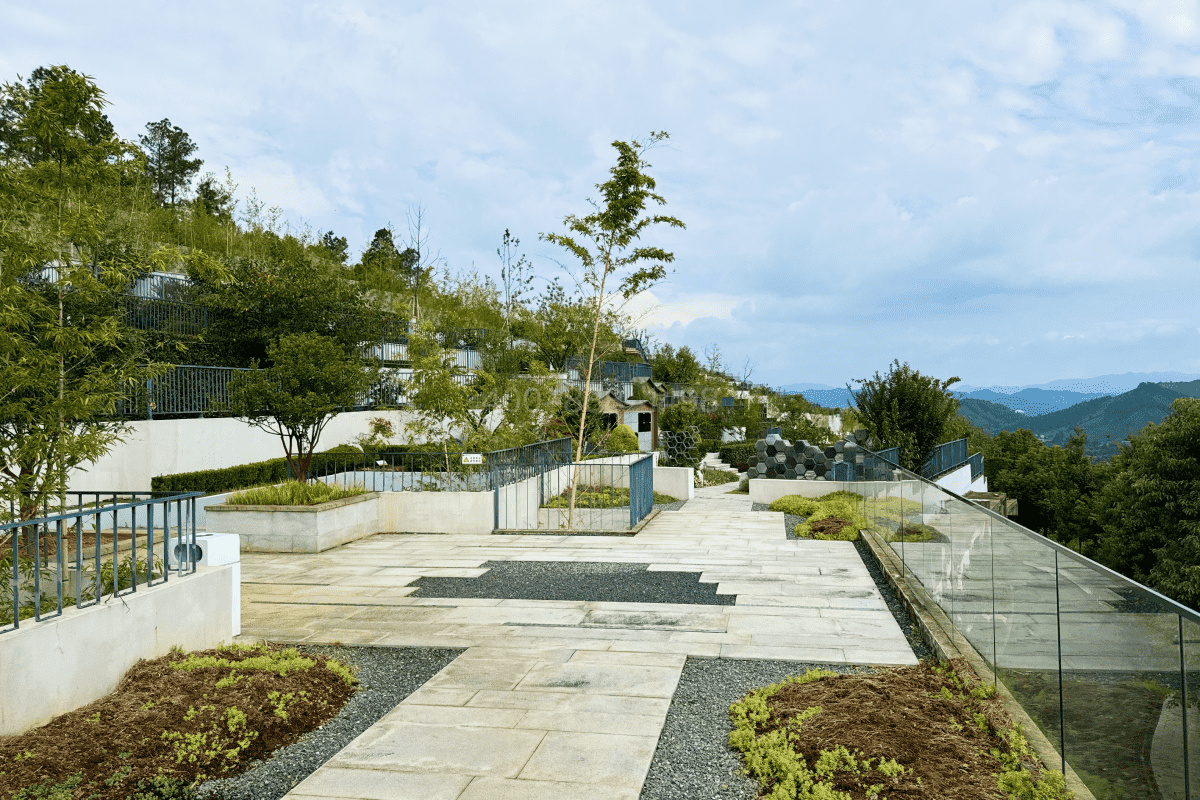 依山而建